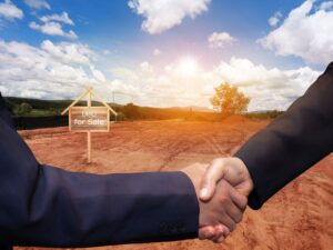 Camilo Ibrahim - ¡Conócelos! 8 aspectos clave a considerar antes de comprar un terreno - FOTO