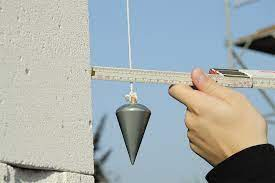 Plomada de albañil: Conoce qué es y para qué se usa en construcción 