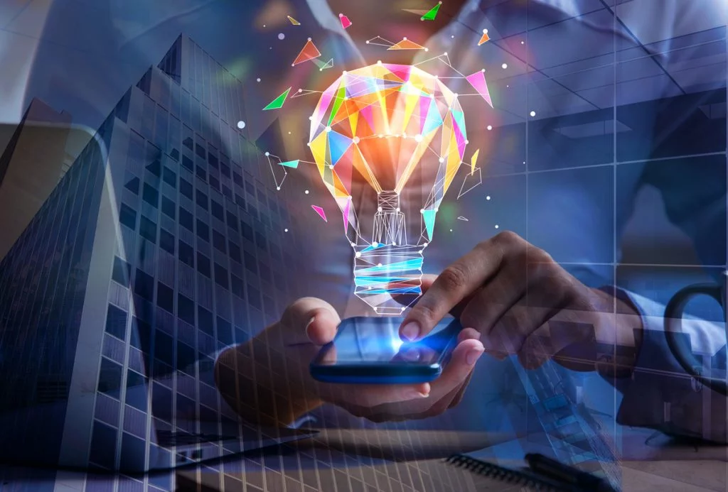 Innovación y Emprendimiento: Impulsando el Éxito Empresarial en la Era Actual 