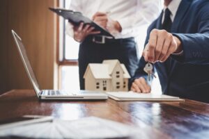 Luis Bautista Garrido Palacios - ¡Entérate! 7 razones para elegir un agente inmobiliario - FOTO