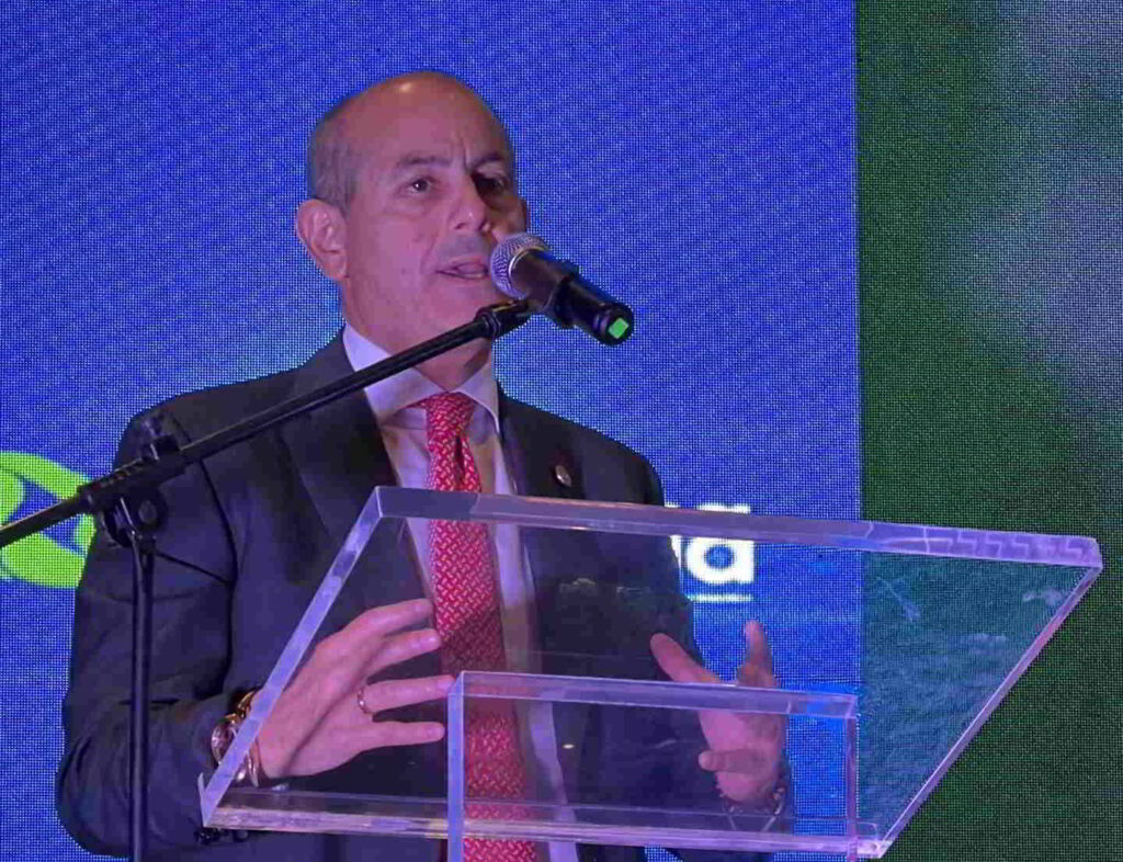 Jose Simon Elarba Presidente de la Junta Directiva de Bancamiga Para acompanar BFN