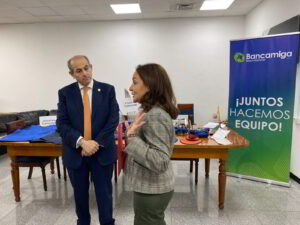 Bancamiga continúa apoyando la salud con donativo al Hospital Domingo Luciani