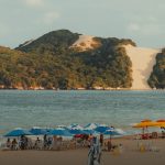 El refugio del sol eterno y las dunas doradas |