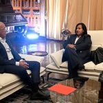 Gobierno y oposición fijan reunión presencial en Caracas